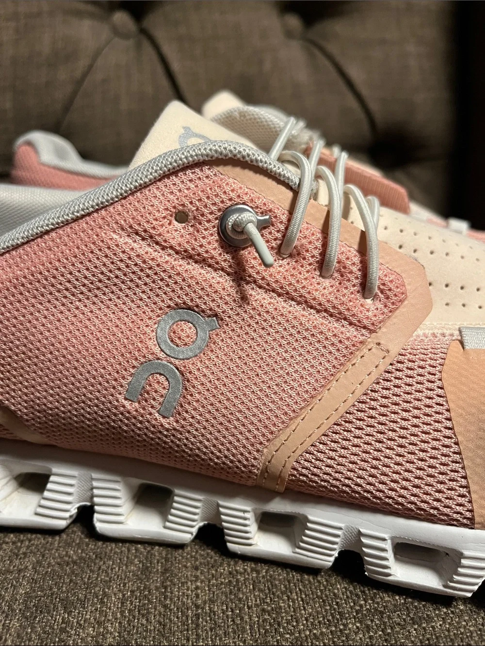On Running Cloud 5 Women's Rose/Shell Running Sneakers size 10.5 - Picture 2 of 13